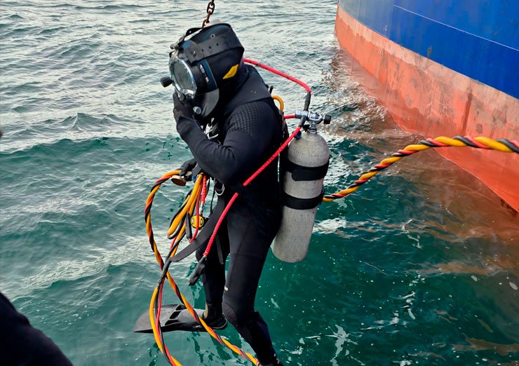 The 7 Common Mistakes When Hiring Underwater Hull Cleaning Services and How to Avoid Them